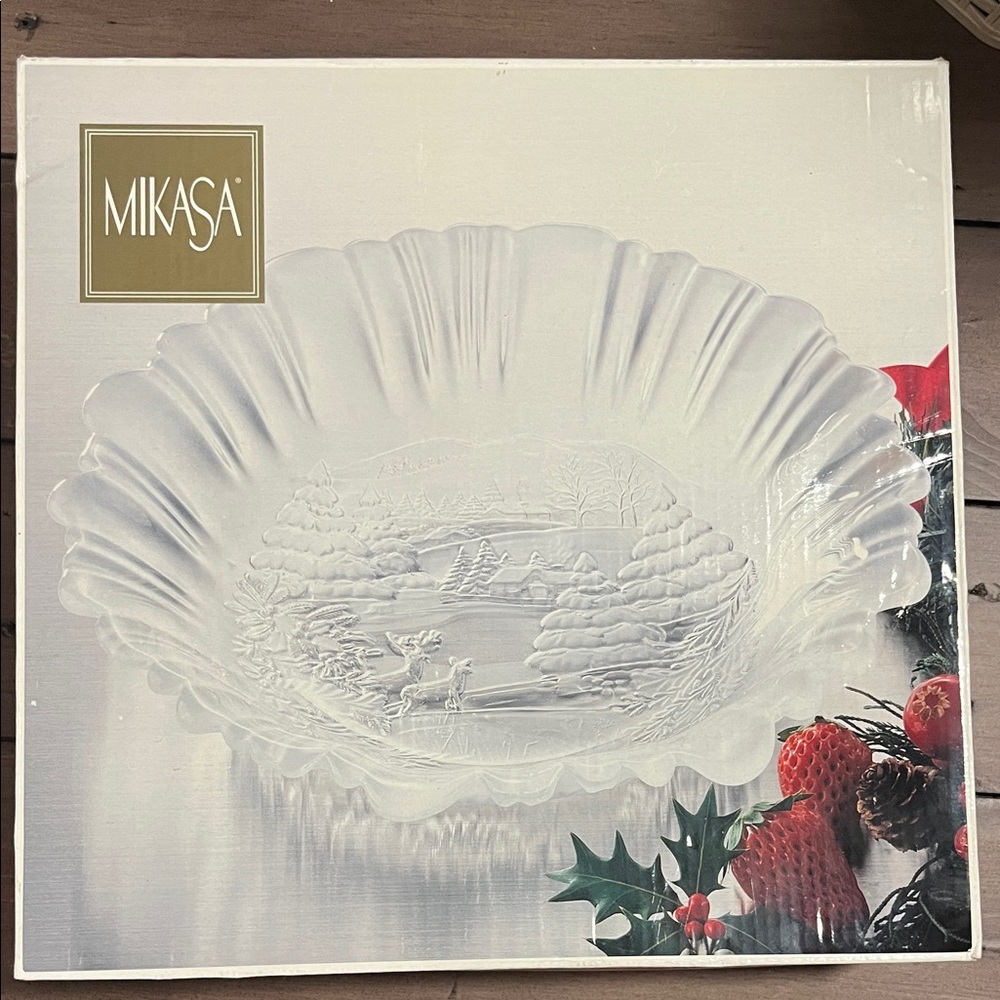 Mikasa Frosted Glass Decorative Bowl